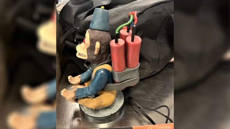 Call of Duty vs la TSA: Fan Intentó Llevar Una Bomba Mono En Un Avión y Esto Fue Lo Que Pasó 21 Replica bomba mono call of duty