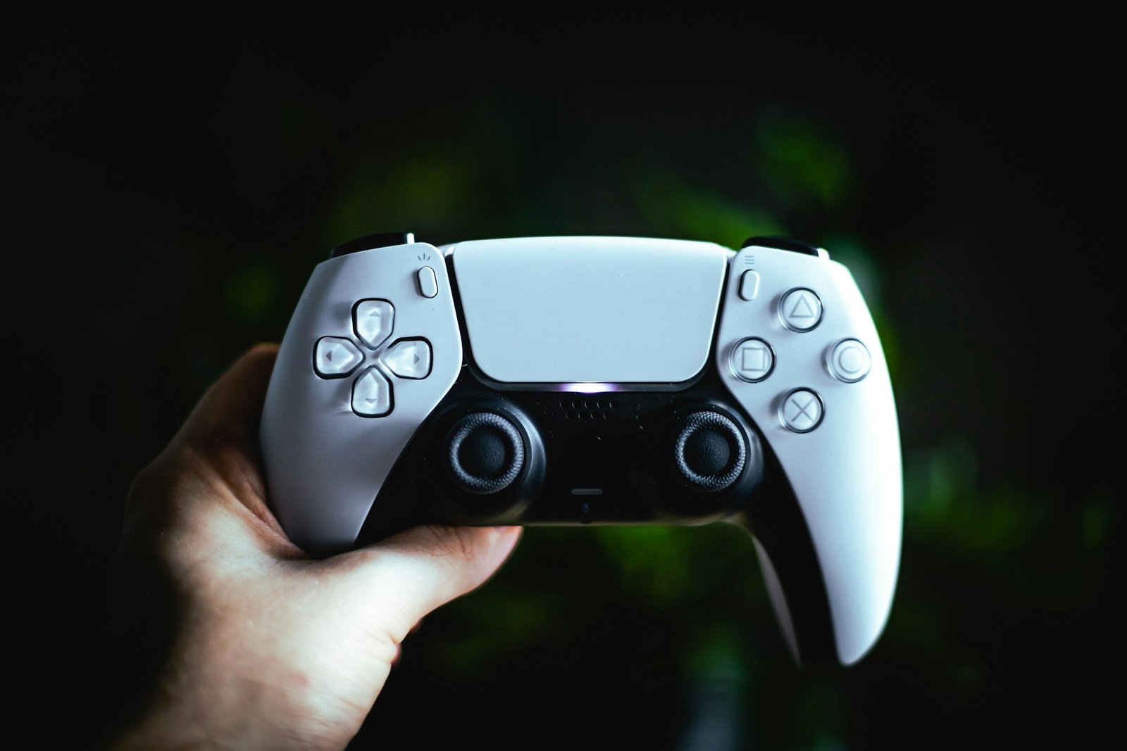 Sony Cierra Las Puertas a Millones De Jugadores Rusos 22 Sony playstation 5 control por kamil-switalski-RDcJK13fu-k-unsplash